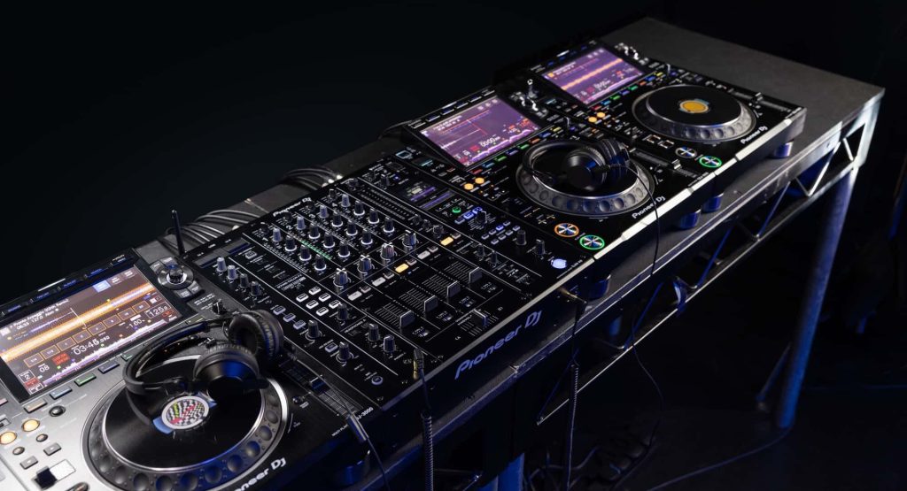 Pioneer dj djm a9 dj mixer lifestyle image 5 1024x555