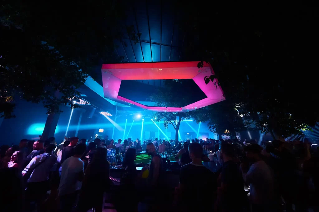 Encorenapa nightlife dance music bar night out party street vacation events weekdays 1024x682 1